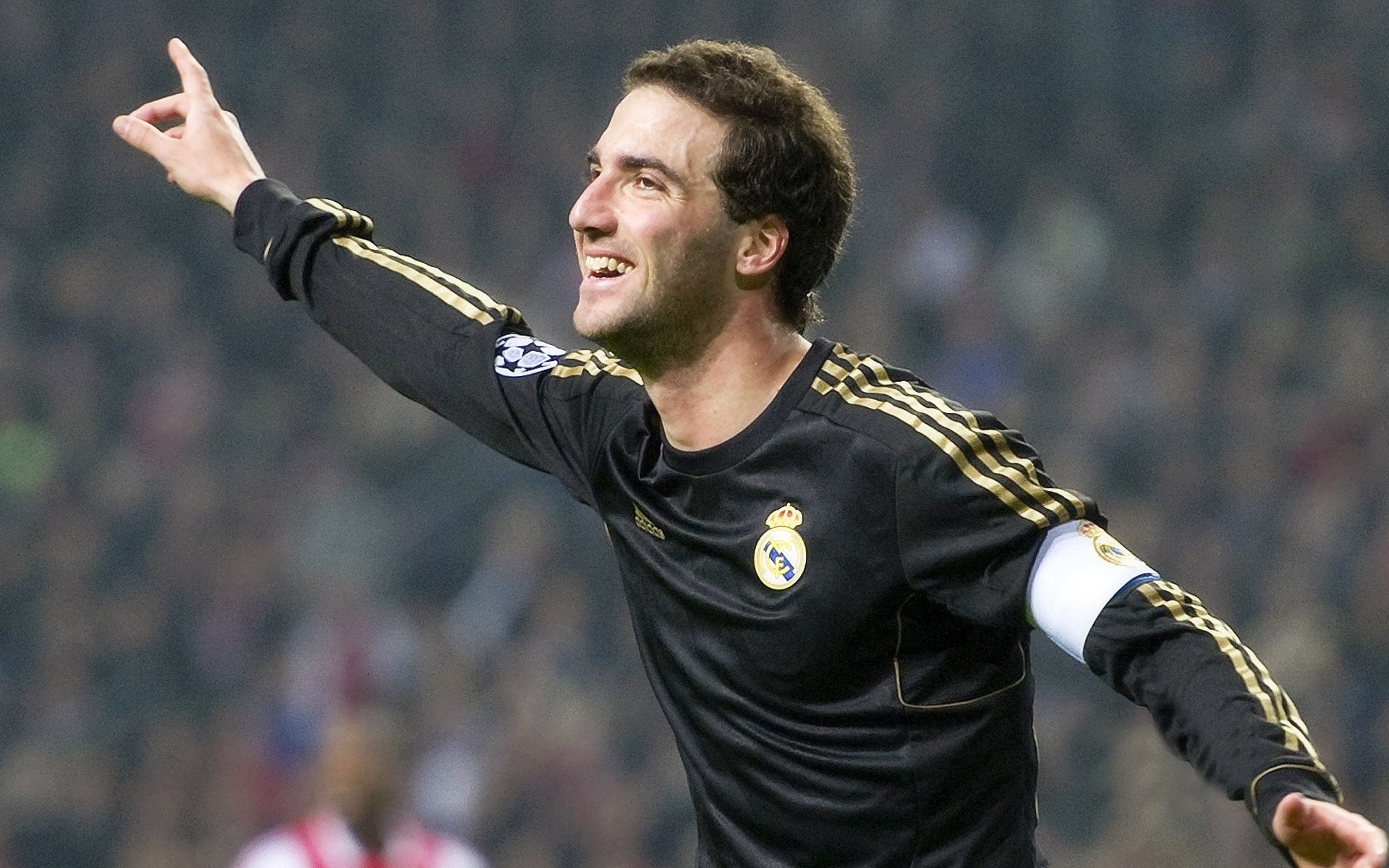 乐鱼体育平台app下载-德甲场上演技:攻防突击精彩纷呈,德甲打法