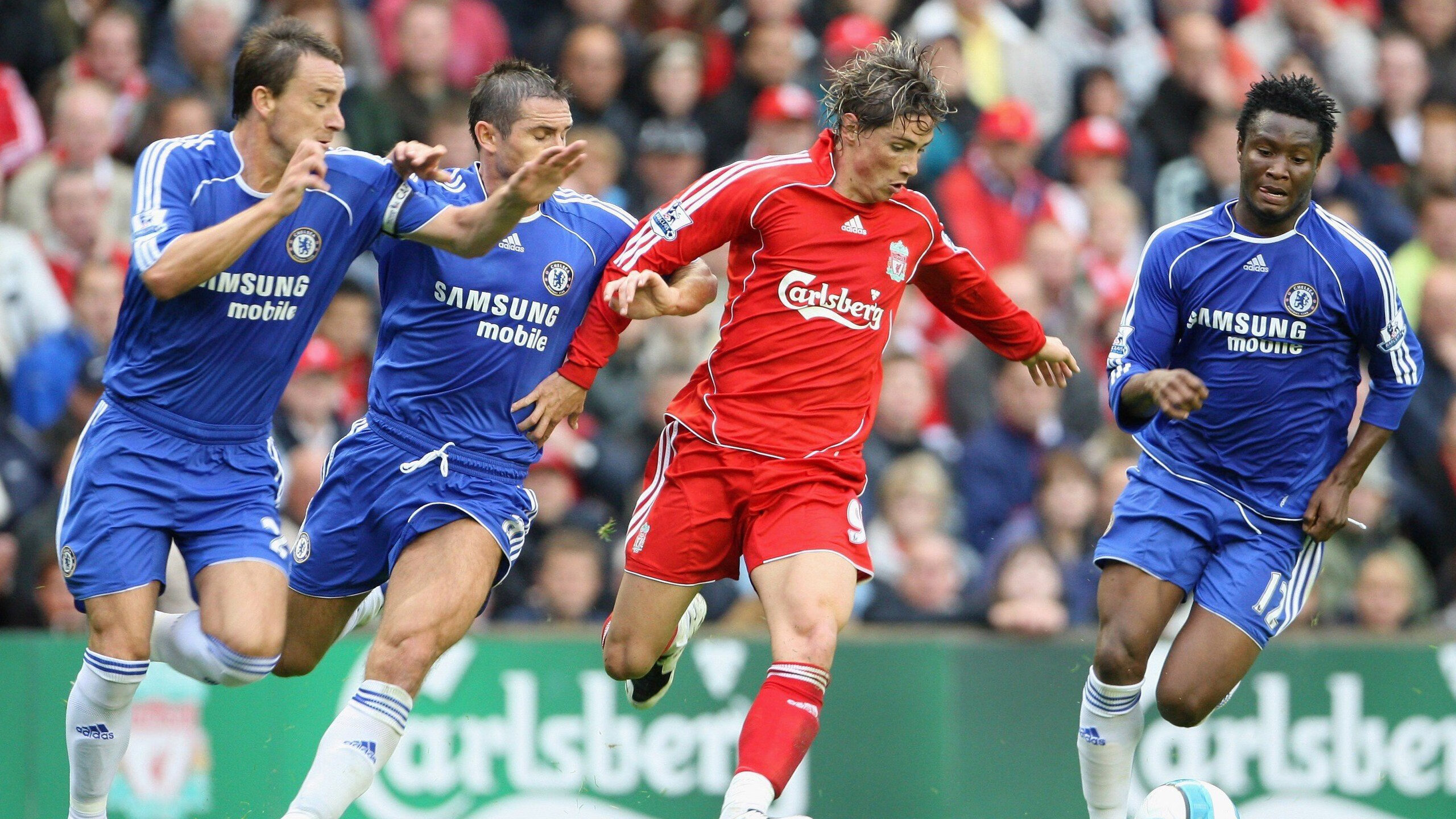 乐鱼体育平台官网-英超巅峰对抗：攻守转换精彩纷呈，英超锋线排名  第1张